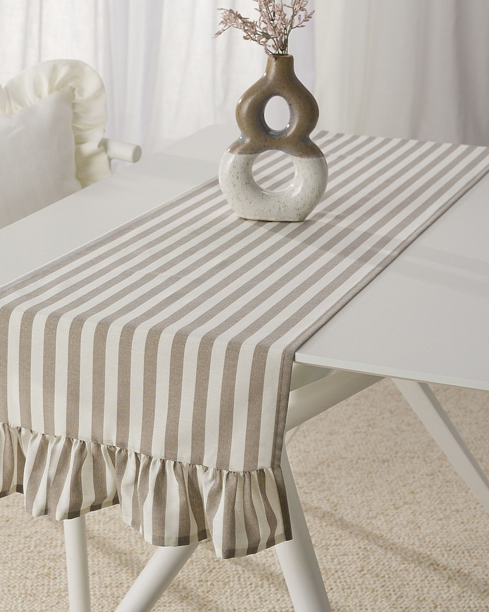 Tafelloper met ruches 40x160 cm kleur product beige stof met patroon