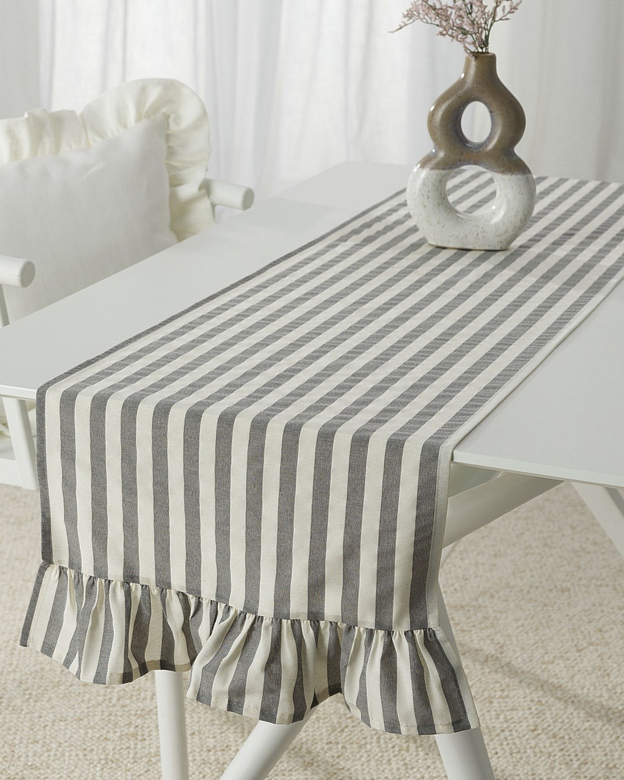 Tafelloper met ruches 40x160 cm kleur product grijs stof met patroon