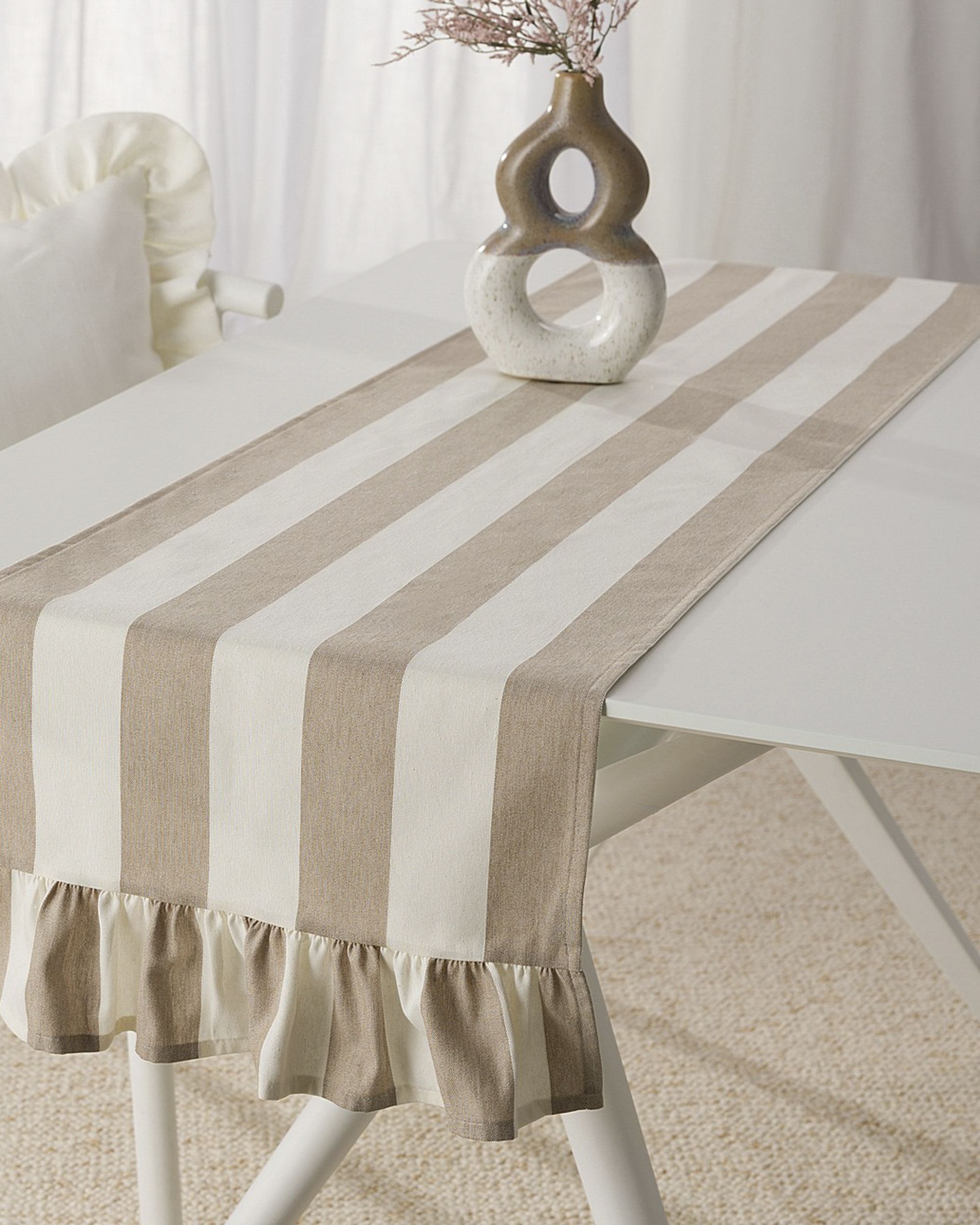 Tafelloper met ruches 40x160 cm kleur product beige stof met patroon