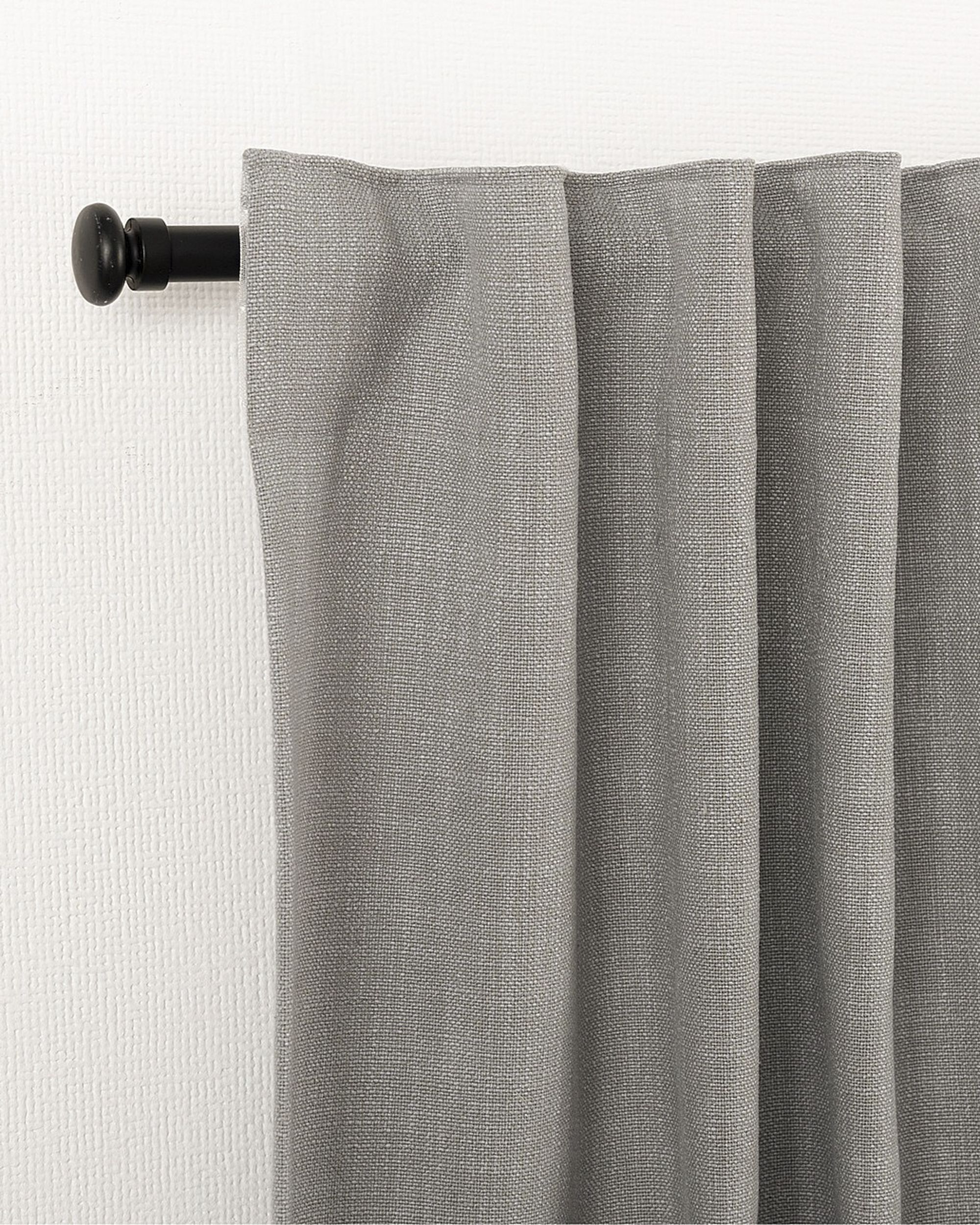 Kant-en-Klaar Gordijn BASIC met plooi-/lusband 140x280 cm Lichtgrijs (hover)