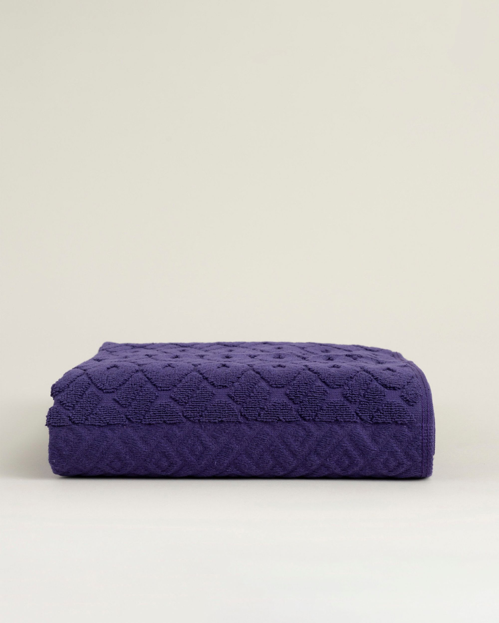 Handdoek Lattice 50x90 cm diep paars