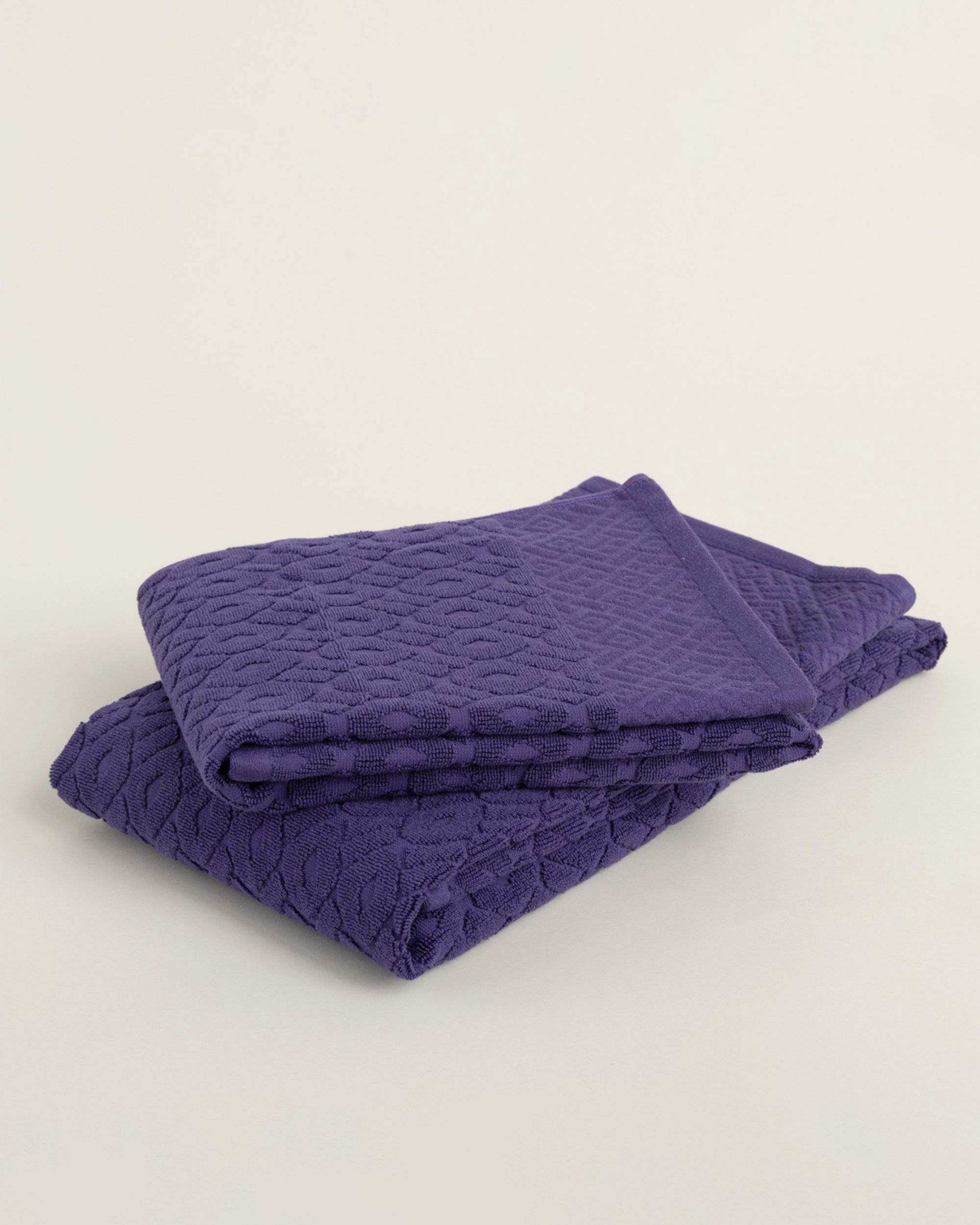 Handdoek Lattice 70x140 cm diep paars (hover)