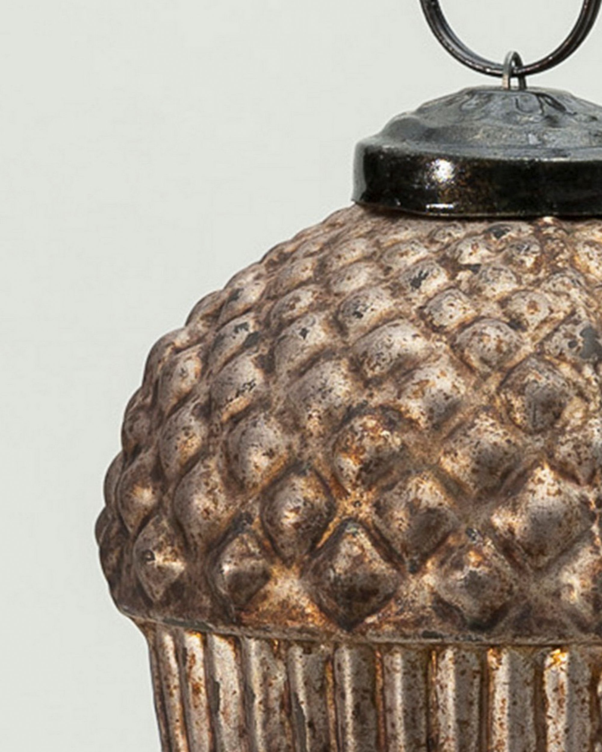Kerstbal Acorn Goudkleurig 7x7x10 cm (hover)