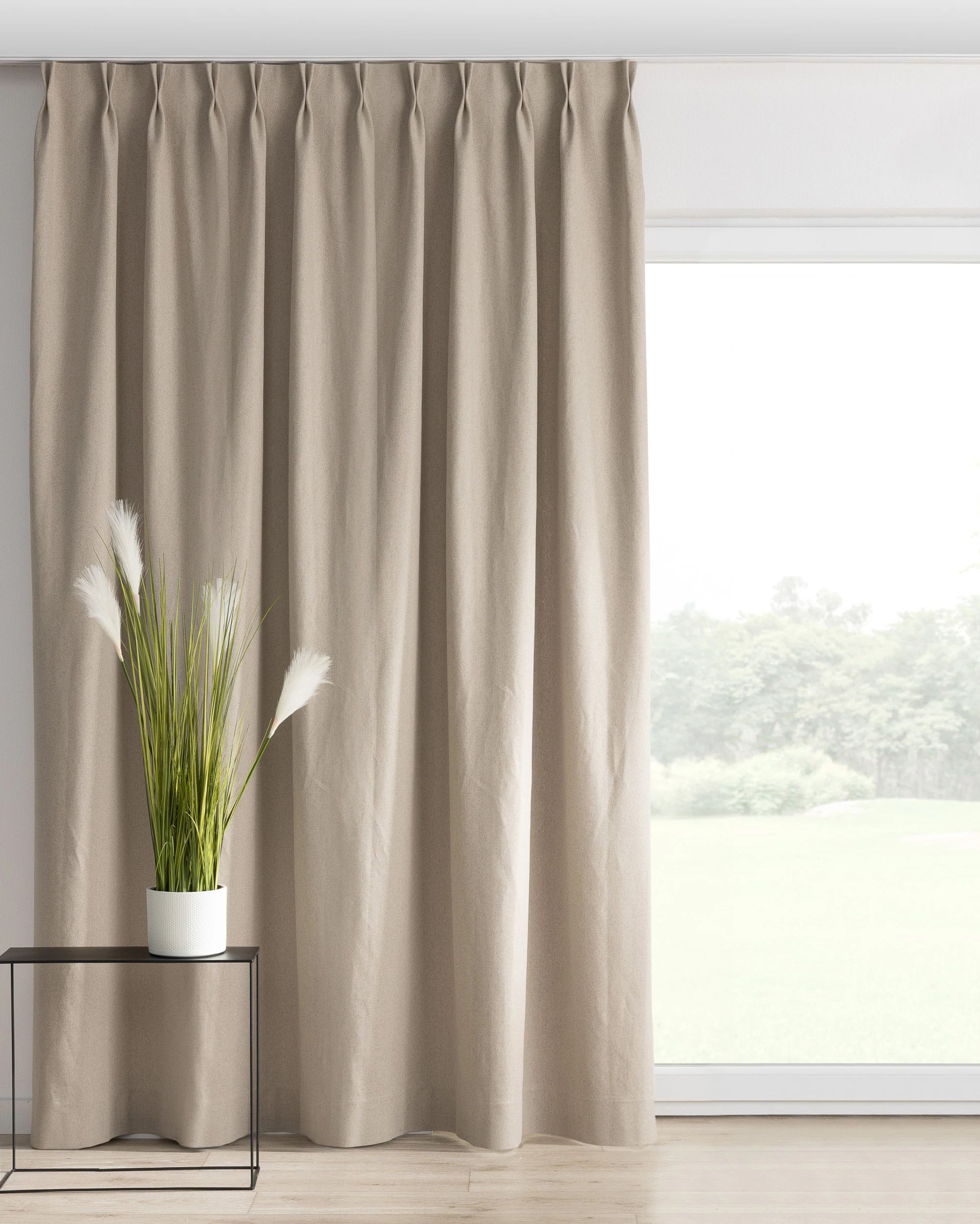 Gordijn met vlaamse plooi kleur product beige stof met structuur