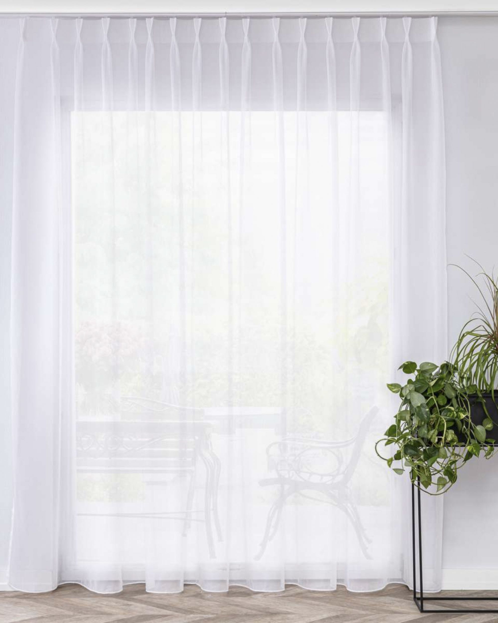 Vlinderplooi vitragegordijn kleur product cr&egrave;me stof halftransparant, met structuur